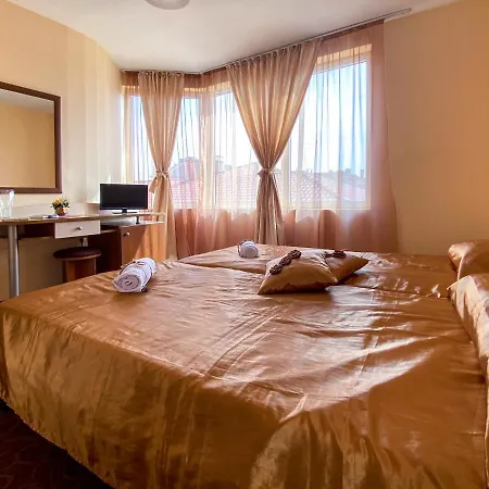 酒店 Vanessa Family *